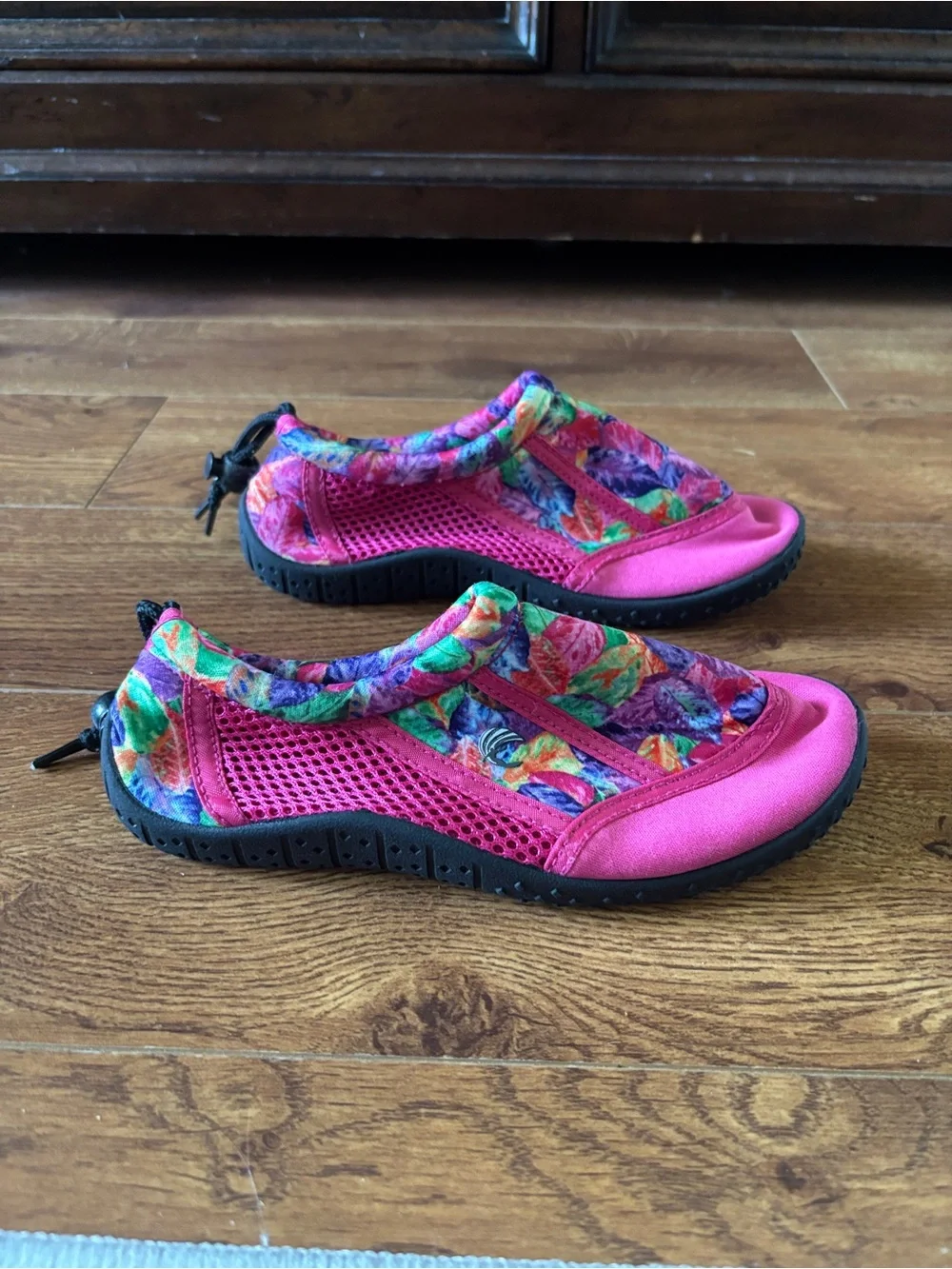 Girls' Pink Floral-Accent Water Shoes with Bungee Closure in size 13